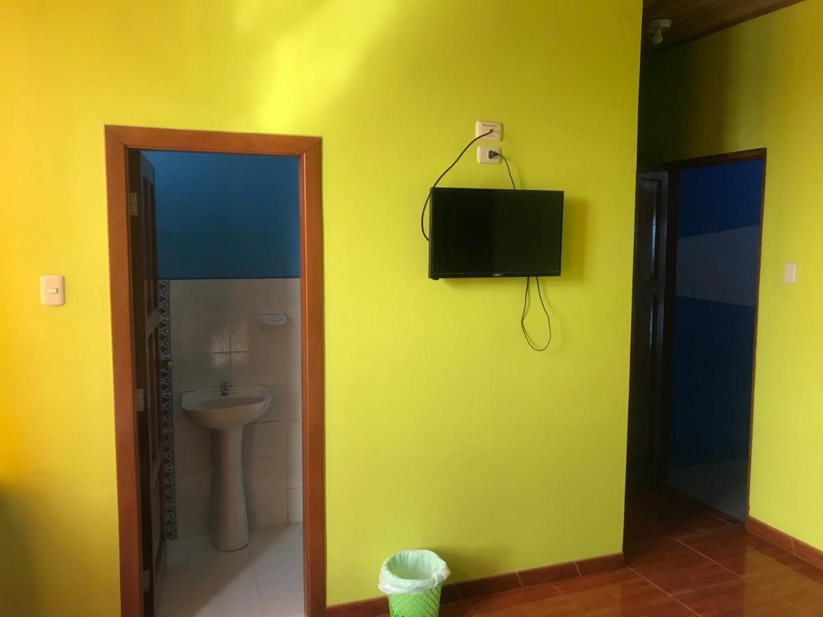 Amazon Dream Hostel With Ac And Starlink Iquitos Exterior photo