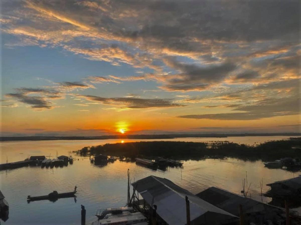 Amazon Dream Hostel With Ac And Starlink Iquitos Exterior photo